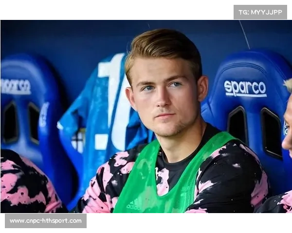 德利赫特绝平头球,VAR确认有效